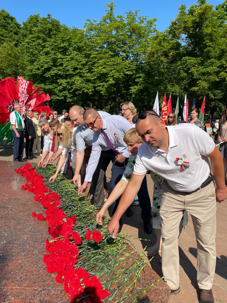 Торжественный митинг у Мемориального комплекса «Курган Славы»