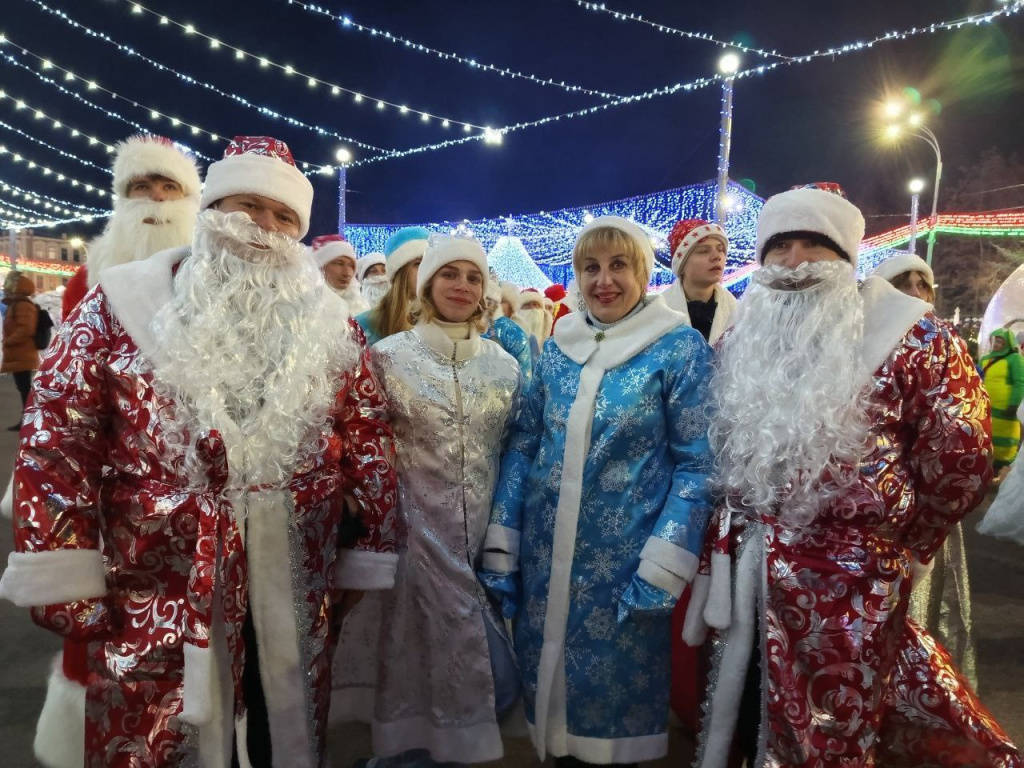 Гомель официально включил новогодний режим!